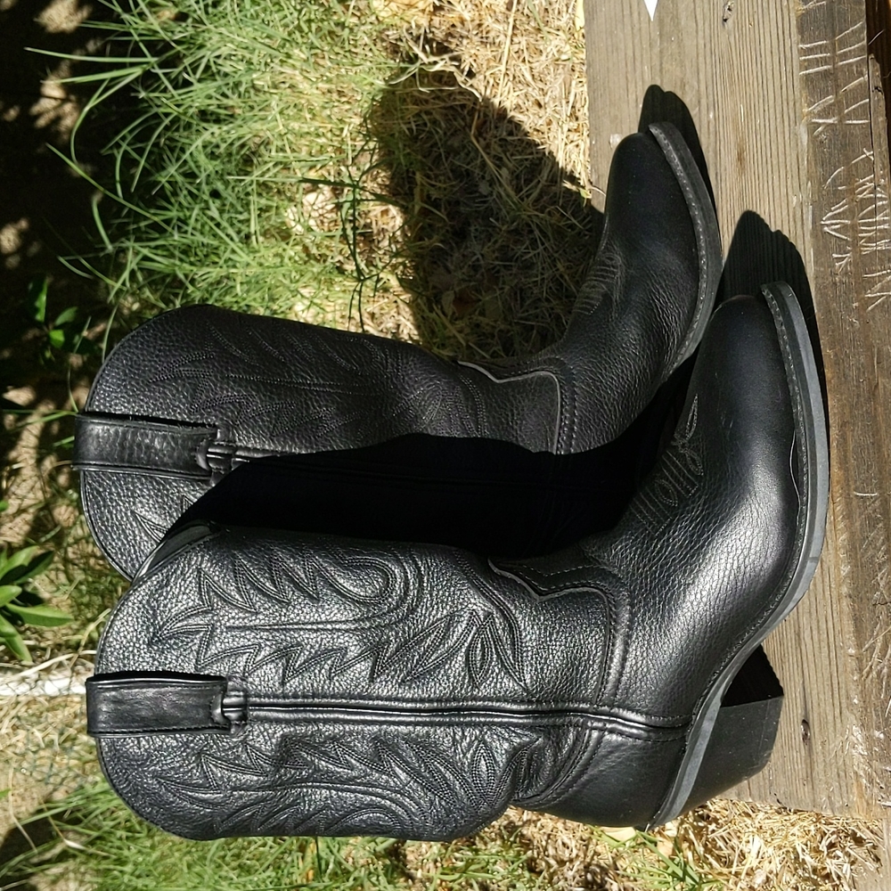 Durango cow girl leather boots, size 6